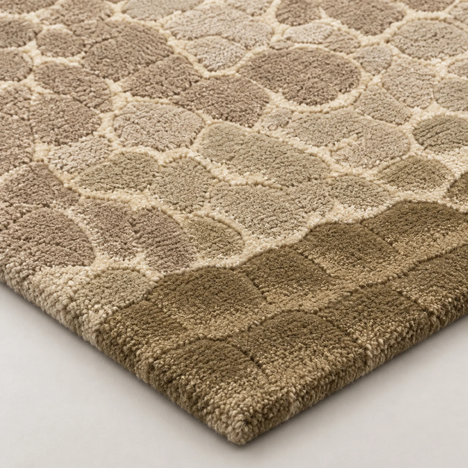 Pebble Shore Hand Tufted Wool and Bamboo Silk Rug - Image 2
